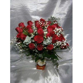 Florero 24 rosas rojas redondo
